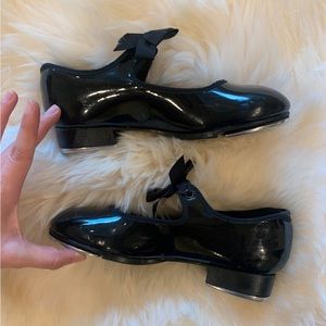 Capezio Jr. Tyette Tap shoes